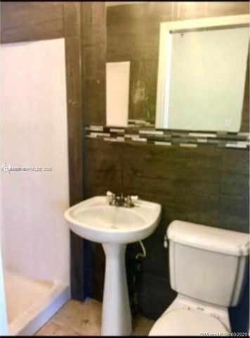 2402 NW 42nd St, Miami, FL 33142