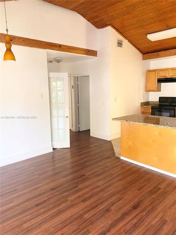 2402 NW 42nd St, Miami, FL 33142