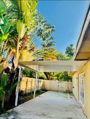 2402 NW 42nd St, Miami, FL 33142