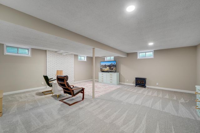 5810 Oldfield Avenue N, Stillwater, MN 55082