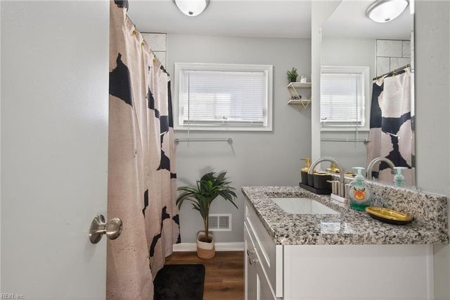 57 Warren DR, Portsmouth, VA 23701