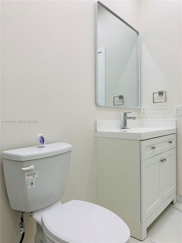 7050 NW 177th St 203-11, Hialeah, FL 33015