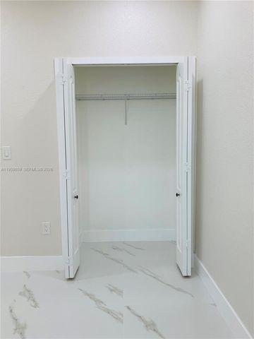 7050 NW 177th St 203-11, Hialeah, FL 33015