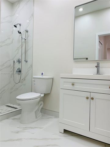 7050 NW 177th St 203-11, Hialeah, FL 33015