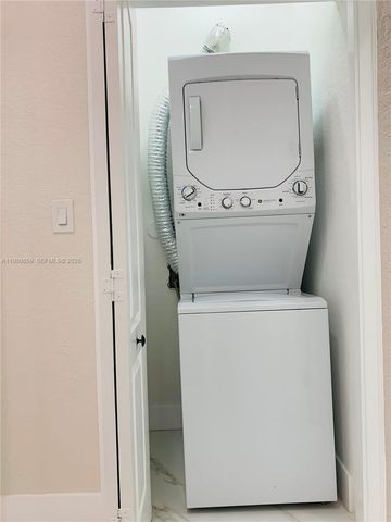 7050 NW 177th St 203-11, Hialeah, FL 33015