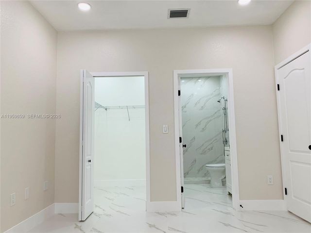 7050 NW 177th St 203-11, Hialeah, FL 33015