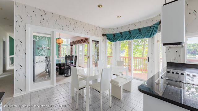 10082 Oak Island Drive, Laingsburg, MI 48848