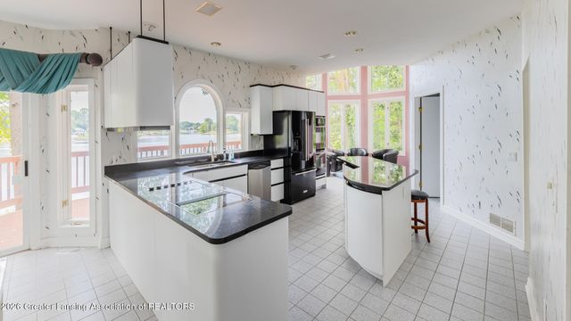 10082 Oak Island Drive, Laingsburg, MI 48848