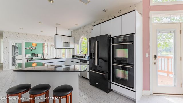 10082 Oak Island Drive, Laingsburg, MI 48848