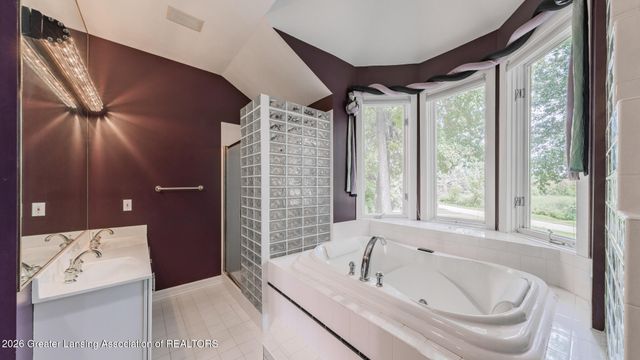 10082 Oak Island Drive, Laingsburg, MI 48848