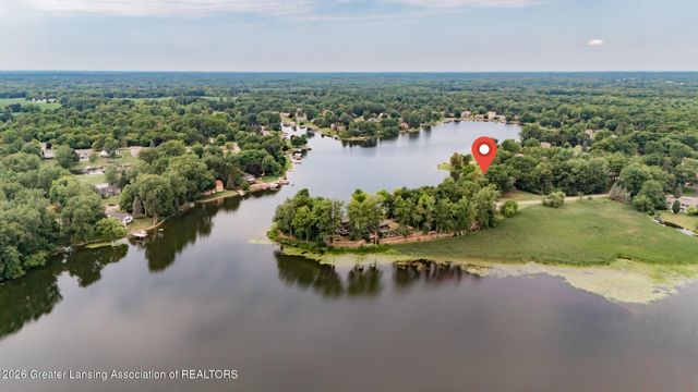10082 Oak Island Drive, Laingsburg, MI 48848