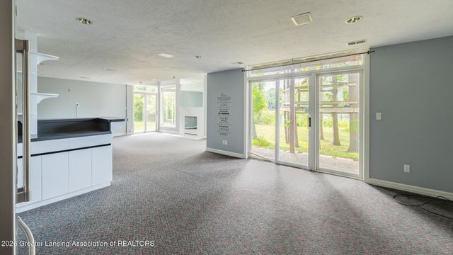 10082 Oak Island Drive, Laingsburg, MI 48848