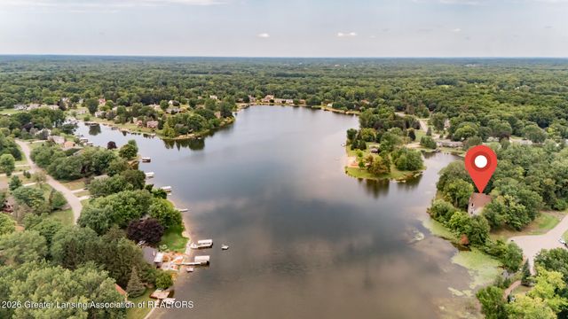 10082 Oak Island Drive, Laingsburg, MI 48848