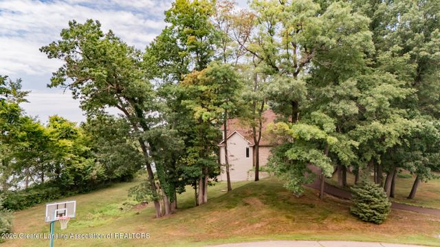 10082 Oak Island Drive, Laingsburg, MI 48848