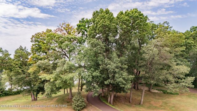 10082 Oak Island Drive, Laingsburg, MI 48848