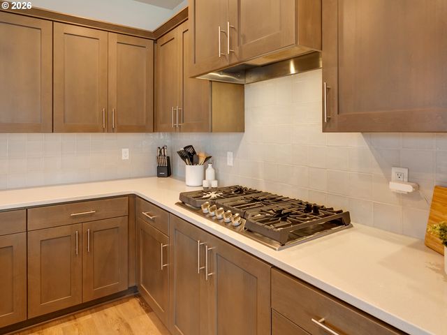 291 W 17TH St, Lafayette, OR 97127
