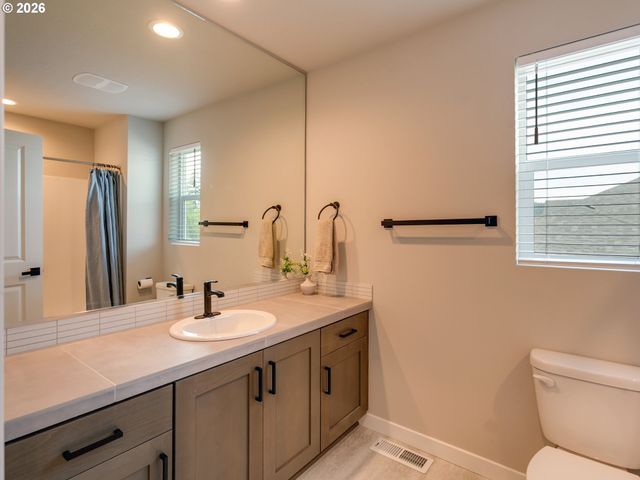 291 W 17TH St, Lafayette, OR 97127