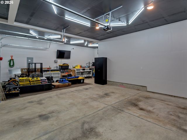 291 W 17TH St, Lafayette, OR 97127