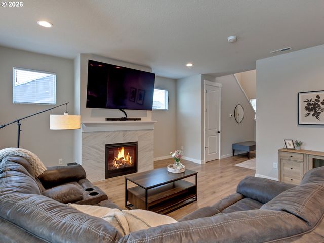 291 W 17TH St, Lafayette, OR 97127