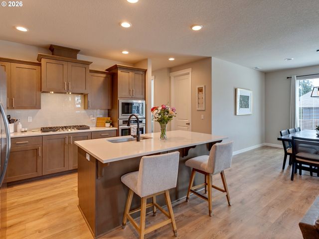 291 W 17TH St, Lafayette, OR 97127