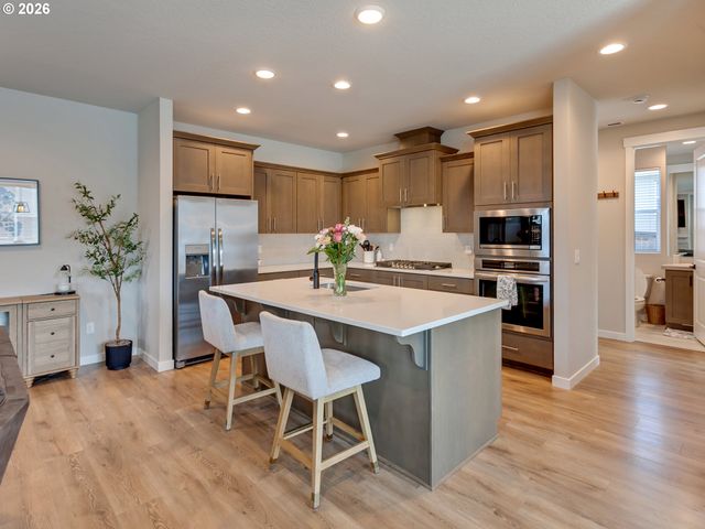 291 W 17TH St, Lafayette, OR 97127