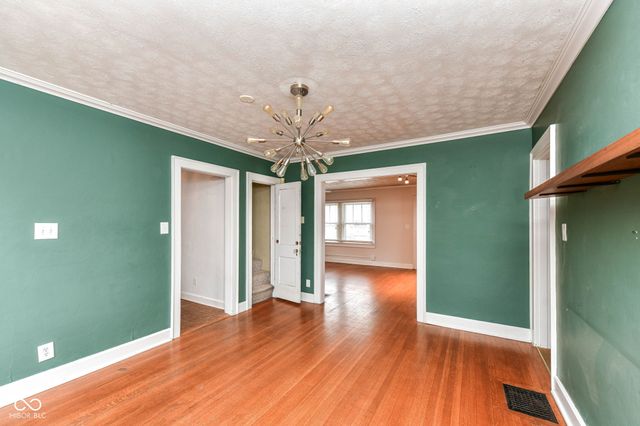 621 Kessler Boulevard East Drive, Indianapolis, IN 46220