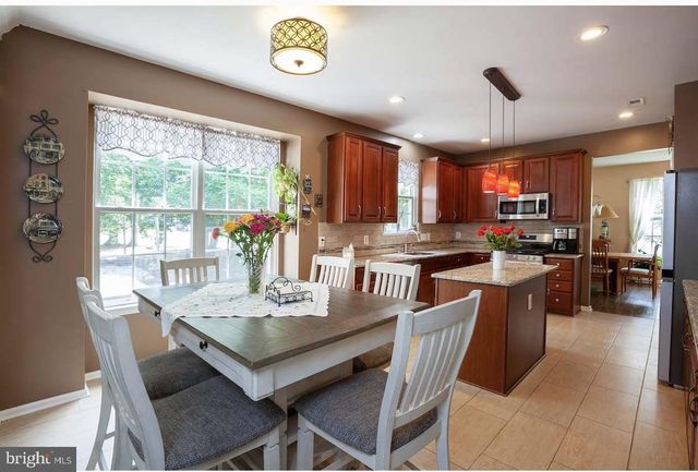 1052 BONNIE BLUE CIR, Williamstown, NJ 08094