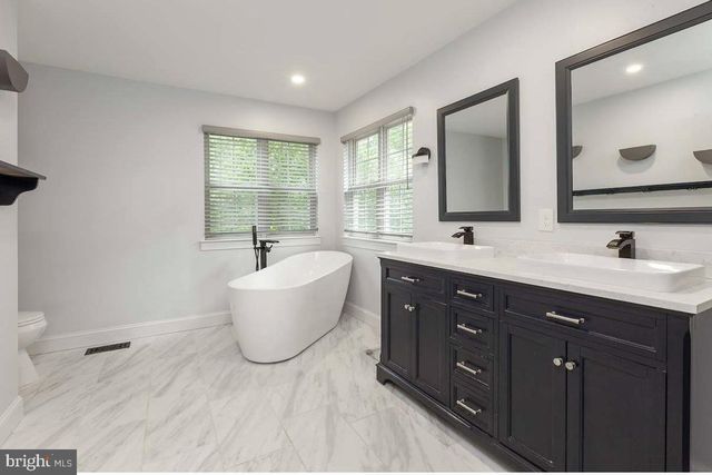 1052 BONNIE BLUE CIR, Williamstown, NJ 08094