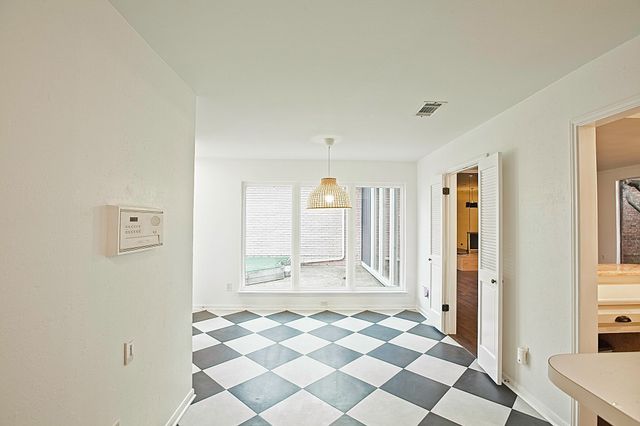 3217 Squireswood Drive, Carrollton, TX 75006