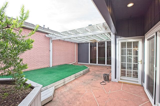 3217 Squireswood Drive, Carrollton, TX 75006