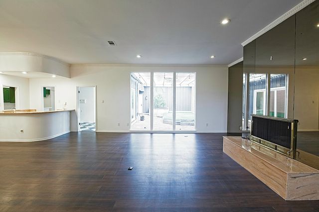 3217 Squireswood Drive, Carrollton, TX 75006