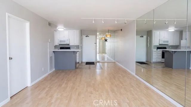 1750 E Ocean 503, Long Beach, CA 90802