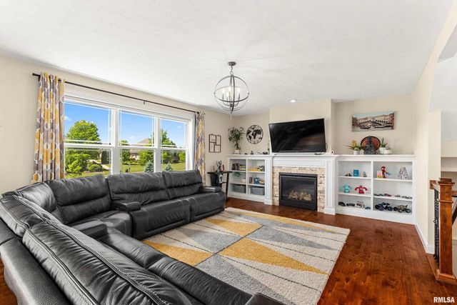 2816 W ARDEN Way, Dunlap, IL 61525