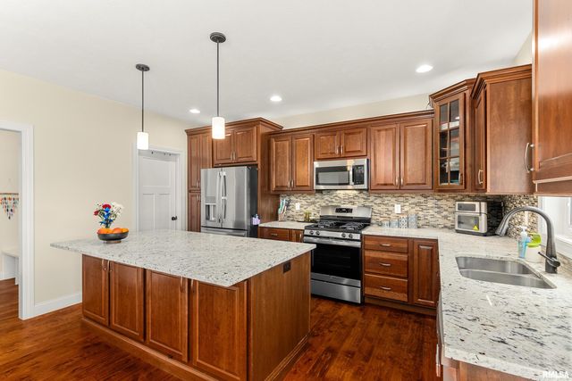 2816 W ARDEN Way, Dunlap, IL 61525