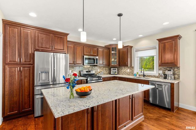 2816 W ARDEN Way, Dunlap, IL 61525