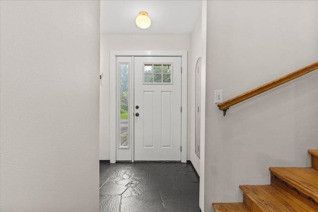 32 Tracy Lane, Shelburne, VT 05482