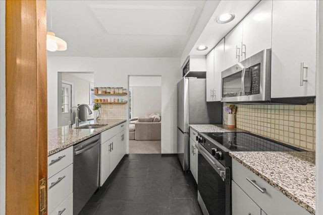 32 Tracy Lane, Shelburne, VT 05482