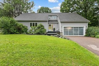 32 Tracy Lane, Shelburne, VT 05482