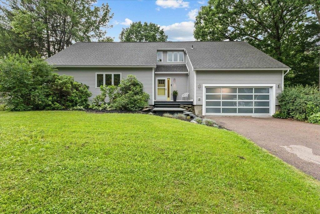 32 Tracy Lane, Shelburne, VT 05482