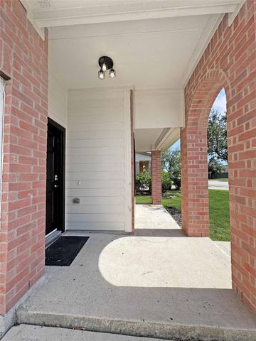 749 Grassy Knoll Lane, La Marque, TX 77568