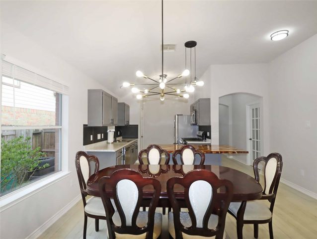 749 Grassy Knoll Lane, La Marque, TX 77568