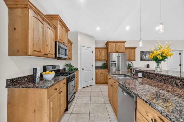 161 W SWEETBRIAR LN, Saratoga Springs, UT 84045