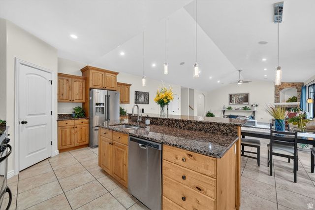 161 W SWEETBRIAR LN, Saratoga Springs, UT 84045