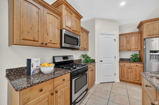 161 W SWEETBRIAR LN, Saratoga Springs, UT 84045