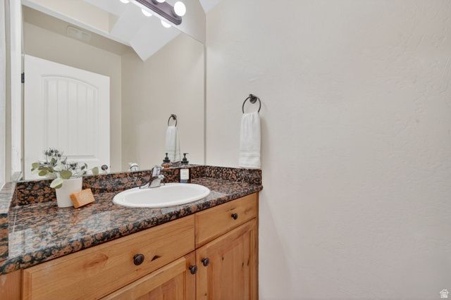 161 W SWEETBRIAR LN, Saratoga Springs, UT 84045