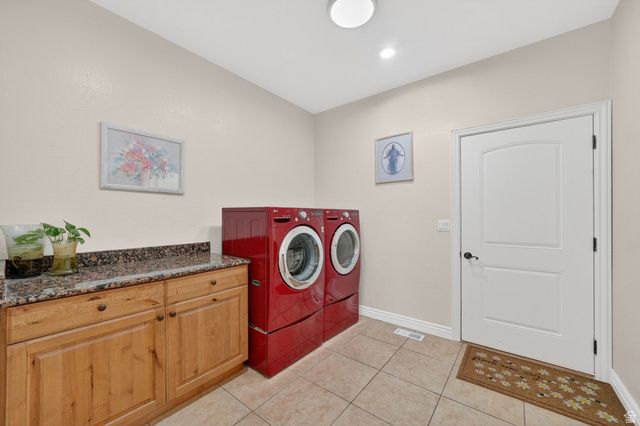 161 W SWEETBRIAR LN, Saratoga Springs, UT 84045
