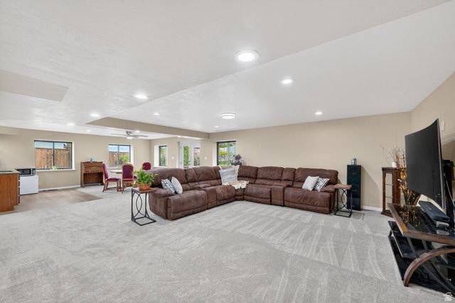 161 W SWEETBRIAR LN, Saratoga Springs, UT 84045