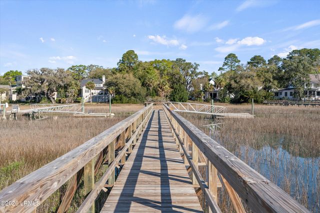 61 Hammock Oaks Circle, Hilton Head Island, SC 29926