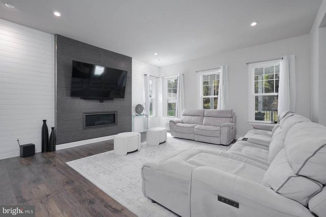 24385 WHITE ELM PL, Aldie, VA 20105