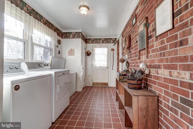 209 WALNUT WOODS DR, Louisa, VA 23093